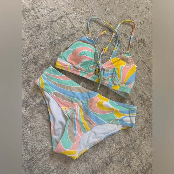 Cupshe Palm Beach Tie Front Lace Up Bralette & Mid Rise Bikini Swimsuit … - Picture 3 of 5